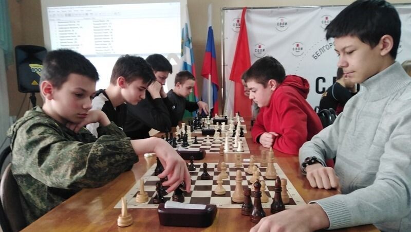 25 школьников района приняли участие в личном первенстве по шахматам.