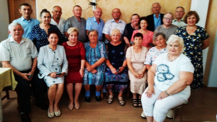 Школьные выпускники из красногвардейской Засосны встретились через 55 лет.