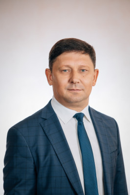 Директор школы Соколов Александр Степанович пожелал выпускникам удачи во время сдачи ЕГЭ и ОГЭ.